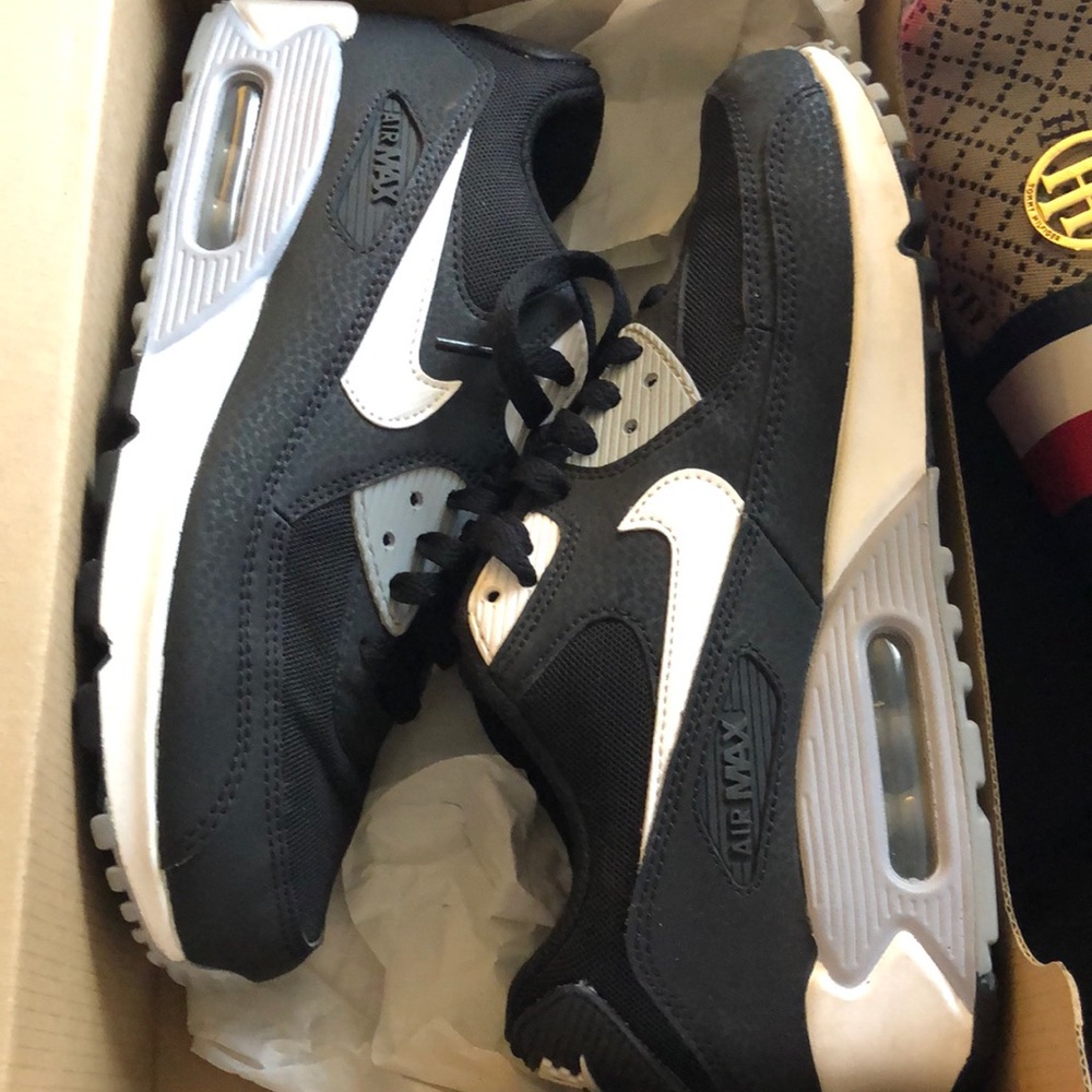 Women’s air max 90 essential